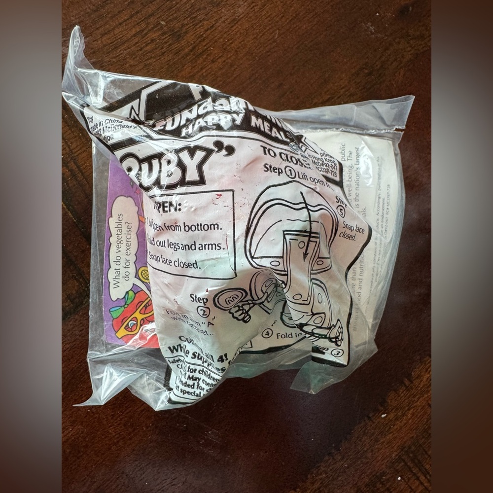 Vintage 1992 McDonald’s Food FUNdamentals Happy Meal Toys Ruby & Otis Sealed Lot - Picture 4 of 5